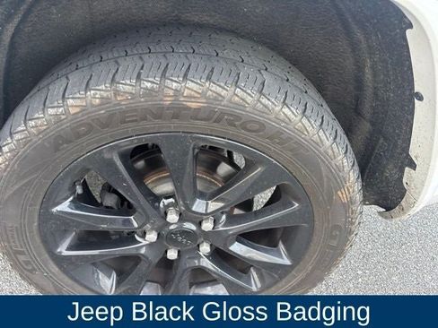 Used 2018 Jeep Grand Cherokee Altitude AWD/4WD image 25