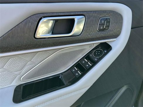 New 2026 Ford Explorer Platinum w/ LUX Leather Package image 18