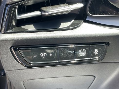 New 2025 Kia Niro EX image 10