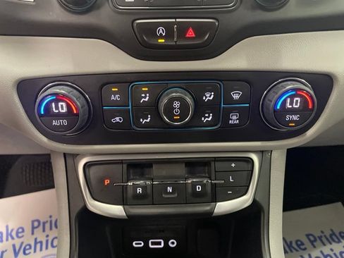 Used 2022 GMC Terrain SLT AWD/4WD image 29