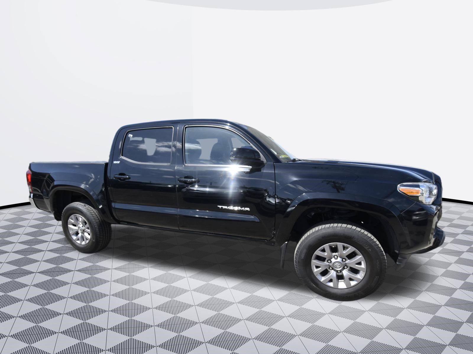 Used 2016 Toyota Tacoma SR5 w/ SR5 Appearance Package (SN) RWD image 5