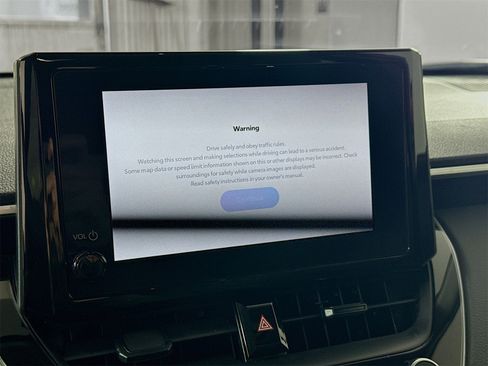 Certified 2023 Toyota Corolla Cross LE w/ Moonroof Package image 12