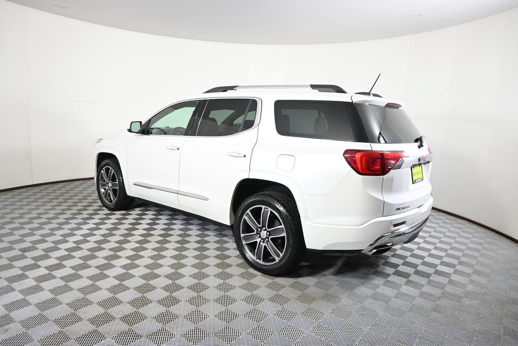 Used 2018 GMC Acadia Denali w/ Technology Package AWD/4WD image 4
