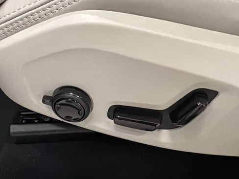New 2026 Volvo XC90 T8 Ultra w/ Protection Package AWD/4WD image 24