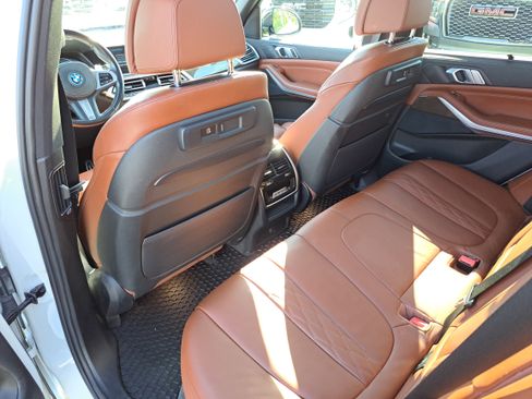 Used 2022 BMW X5 xDrive45e w/ M Sport Package image 10