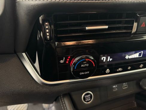 Used 2023 Nissan Rogue SL image 20