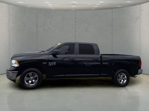 Used 2020 RAM 1500 Classic SLT AWD/4WD image 2