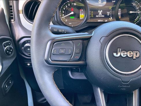Used 2024 Jeep Wrangler Unlimited AWD/4WD image 16