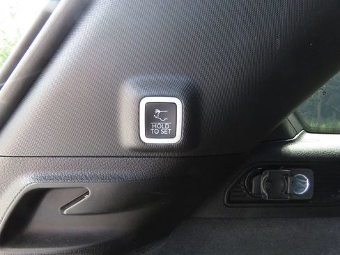Used 2023 Jeep Grand Cherokee Summit AWD/4WD image 18
