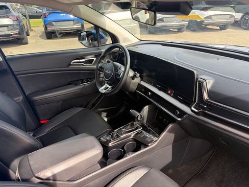 Used 2023 Kia Sportage EX image 5