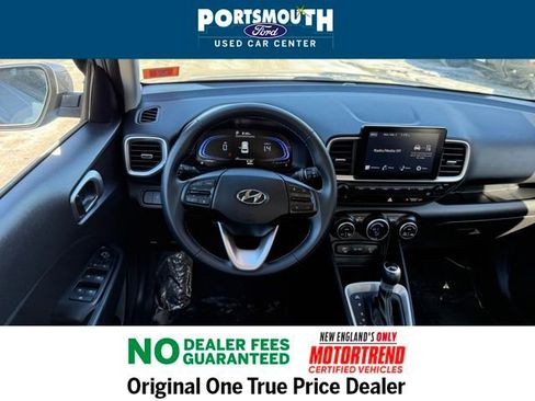 Used 2024 Hyundai Venue SEL image 7