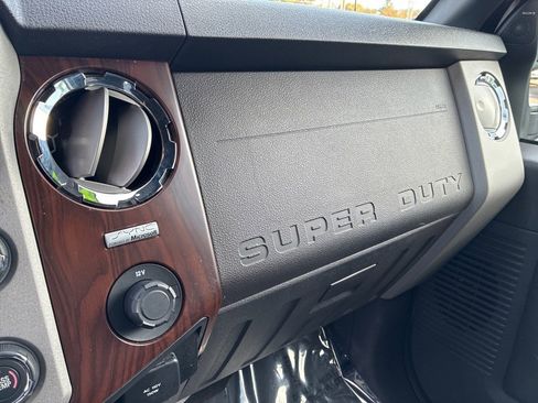 Used 2013 Ford F350 Lariat w/ Camper Pkg image 27