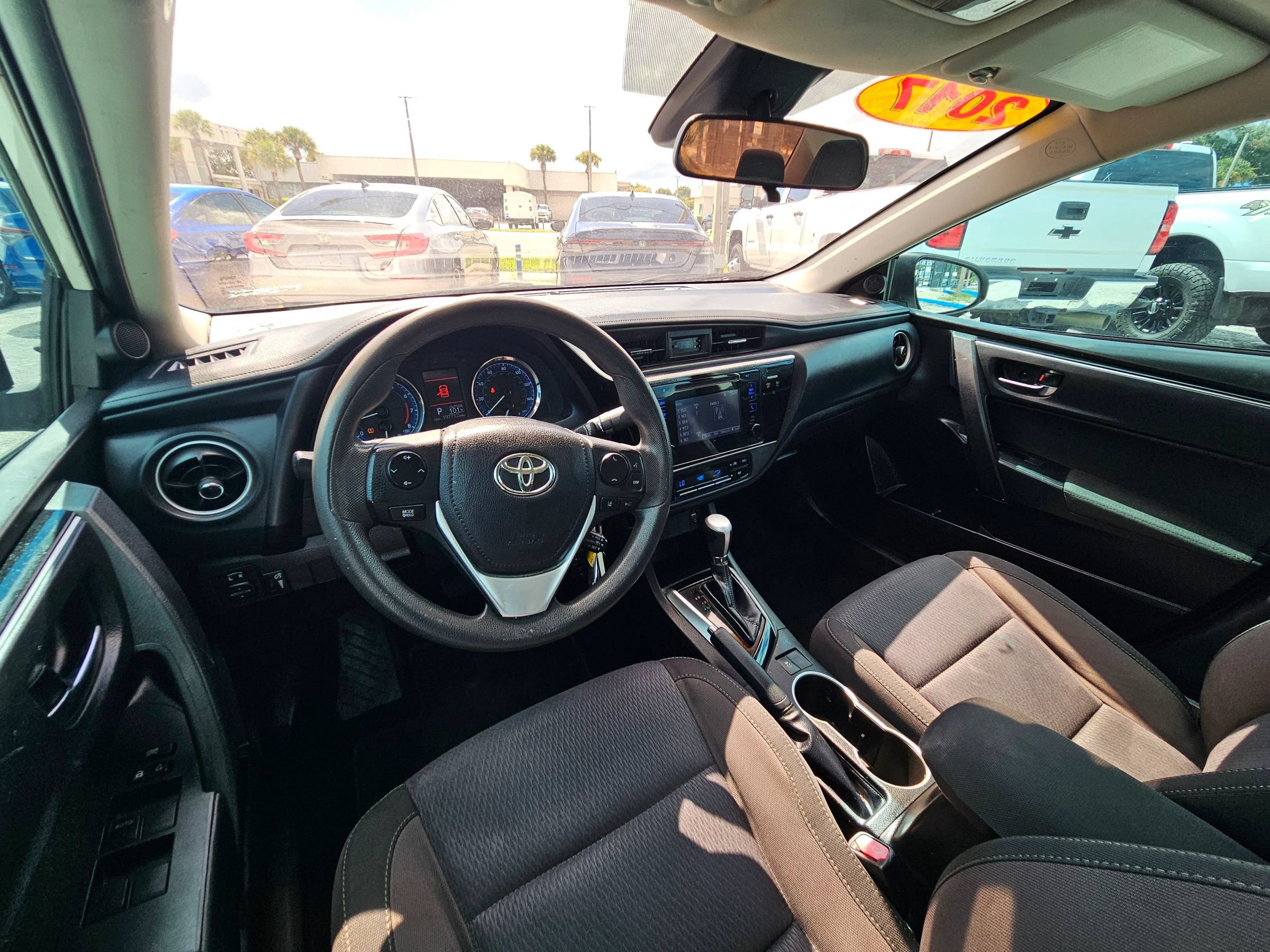 Used 2017 Toyota Corolla LE FWD image 15