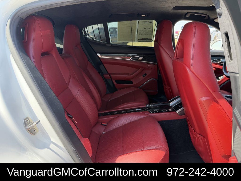 Used 2015 Porsche Panamera AWD/4WD image 32