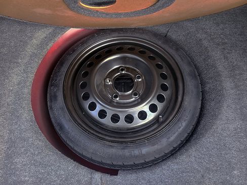 Used 2001 Oldsmobile Intrigue GL w/ Premium Leather Pkg image 25