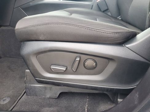Used 2022 Ford Explorer XLT RWD image 16