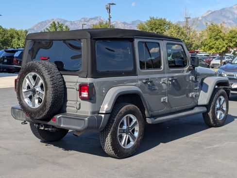 Used 2020 Jeep Wrangler Unlimited Sahara AWD/4WD image 3