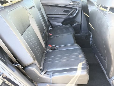 Certified 2024 Volkswagen Tiguan SE image 12