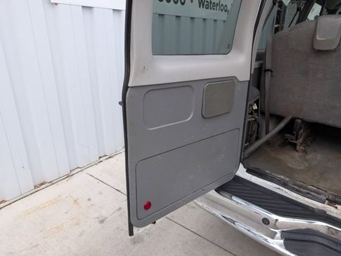 Used 2009 Ford E-350 and Econoline 350 XLT image 18