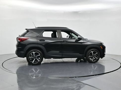 Used 2022 Chevrolet TrailBlazer RS FWD image 2
