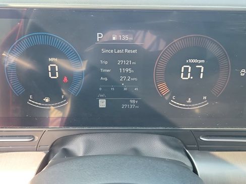 Used 2025 Hyundai Kona SEL FWD image 22
