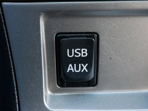 Used 2012 Toyota Highlander SE w/ Tow Pkg image 21