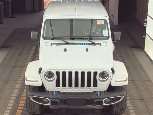 Used 2023 Jeep Wrangler Unlimited Sahara w/ Cold Weather Group AWD/4WD image 2