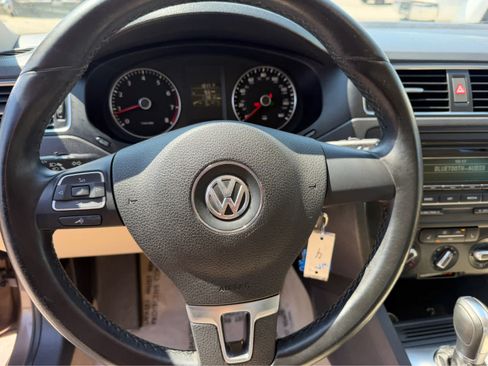 Used 2014 Volkswagen Jetta SE FWD image 27