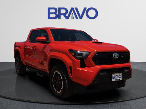 Used 2024 Toyota Tacoma TRD Sport AWD/4WD image 6