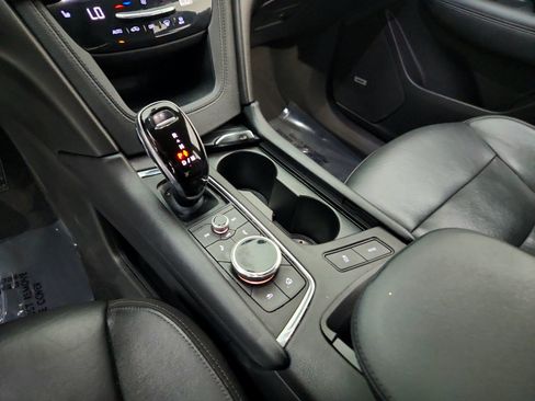 Used 2020 Cadillac XT6 Premium Luxury w/ LPO, Floor Liner Package FWD image 22