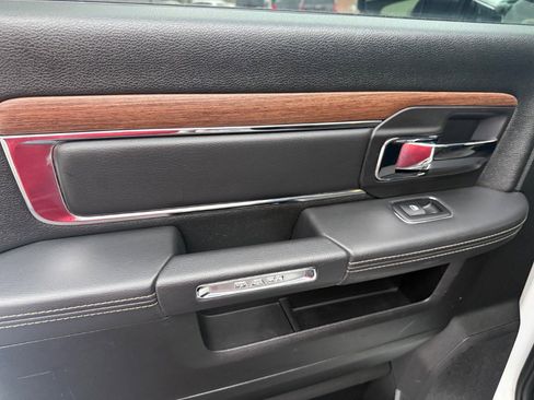 Used 2015 RAM 1500 Laramie w/ Convenience Group image 11