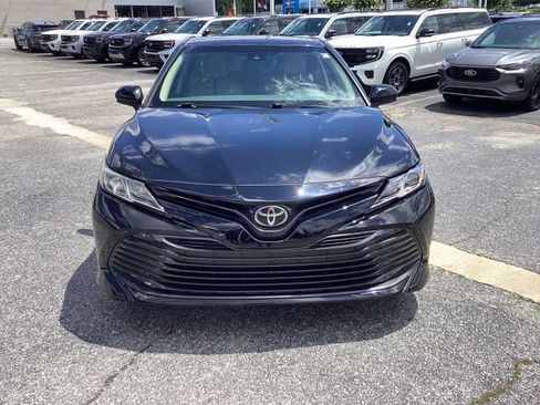 Used 2018 Toyota Camry LE FWD image 17