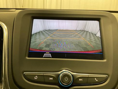 Used 2020 Chevrolet Equinox LT image 16