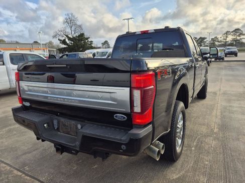 Used 2020 Ford F250 Platinum w/ FX4 Off-Road Package image 3