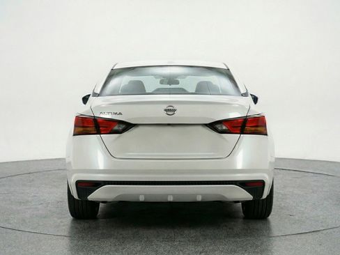 Used 2025 Nissan Altima 2.5 SV image 7