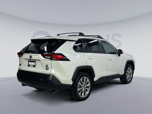Used 2022 Toyota RAV4 XLE Premium image 12