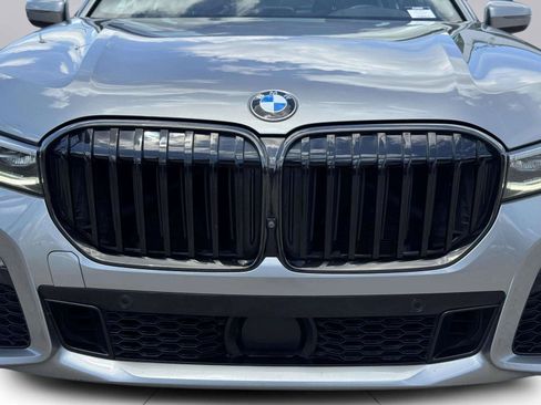 Used 2022 BMW 740i xDrive w/ M Sport Package AWD/4WD image 13