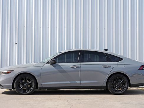 Used 2025 Honda Accord SE image 8