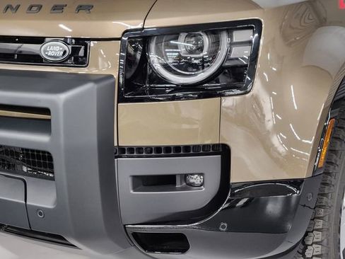 New 2026 Land Rover Defender 110 X-Dynamic SE image 12