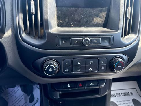 Used 2021 Chevrolet Colorado W/T w/ WT Convenience Package RWD image 21
