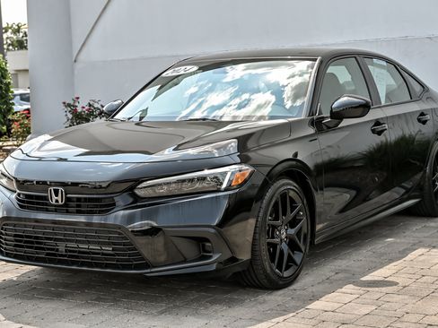 Used 2024 Honda Civic Sport image 5