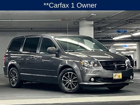 Used 2017 Dodge Grand Caravan SXT w/ Driver Convenience Group FWD image 3
