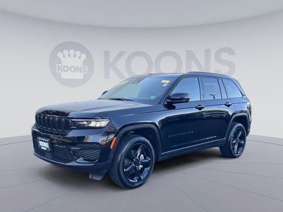 Used 2025 Jeep Grand Cherokee Altitude