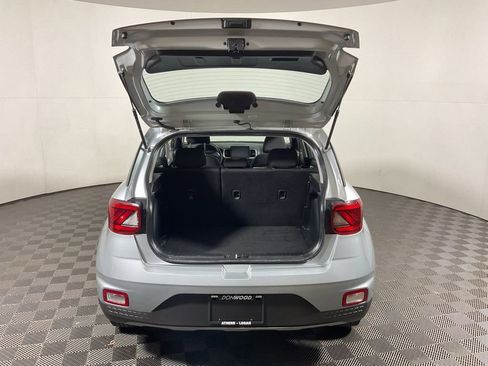 Used 2021 Hyundai Venue SE FWD image 13