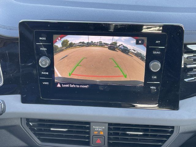 Used 2025 Volkswagen Jetta SE FWD image 18