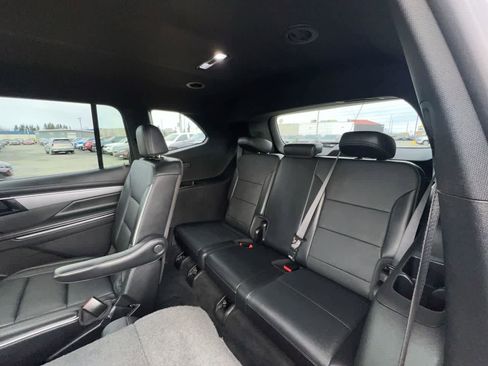Used 2025 Buick Enclave Preferred AWD/4WD image 24