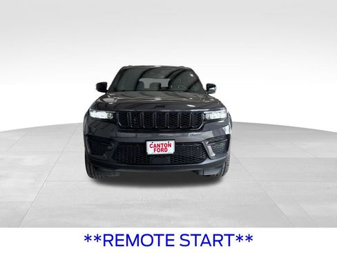 Used 2024 Jeep Grand Cherokee Altitude AWD/4WD image 11
