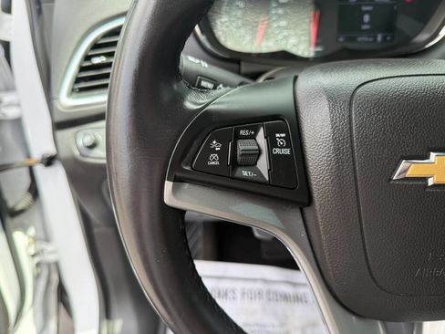 Used 2019 Chevrolet Trax Premier AWD/4WD image 18
