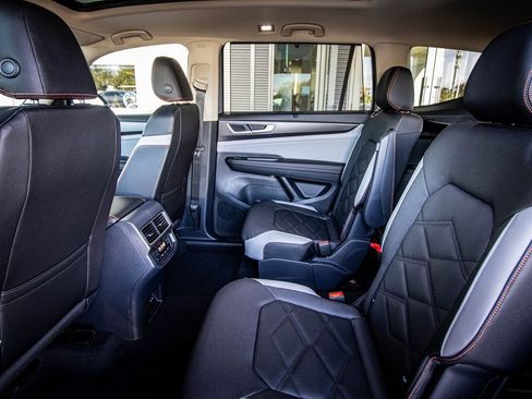 New 2026 Volkswagen Atlas Peak Edition image 48
