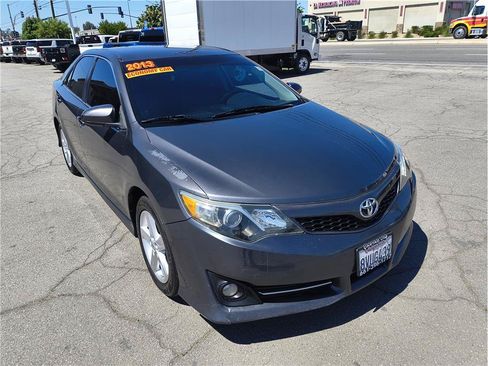 Used 2013 Toyota Camry SE FWD image 3